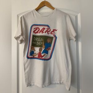 RARE Vintage Retro White D.A.R.E. Graphic T-Shirt